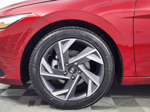 Certified 2025 Hyundai Elantra Sport FWD image 15