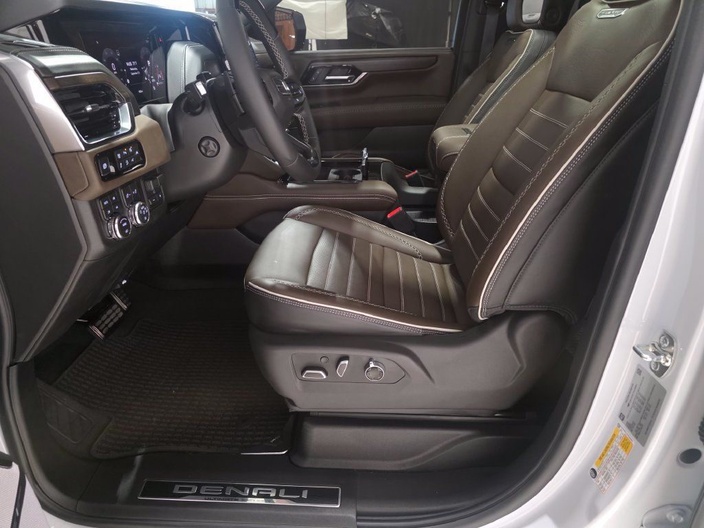 Used 2026 GMC Yukon Denali Ultimate AWD/4WD image 20