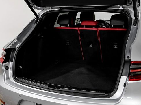 Used 2016 Porsche Macan Turbo image 49