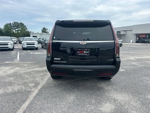 Used 2019 Cadillac Escalade Premium Luxury RWD image 4