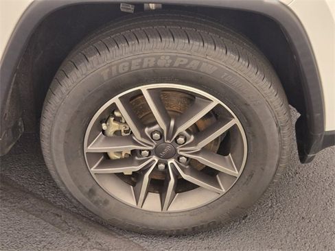 Used 2022 Jeep Grand Cherokee Limited w/ Trailer Tow Group IV image 20