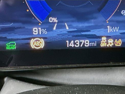 Used 2025 Chevrolet Equinox EV LT w/ Convenience Package image 19