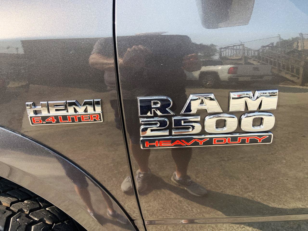 Used 2017 RAM 2500 Laramie AWD/4WD image 4