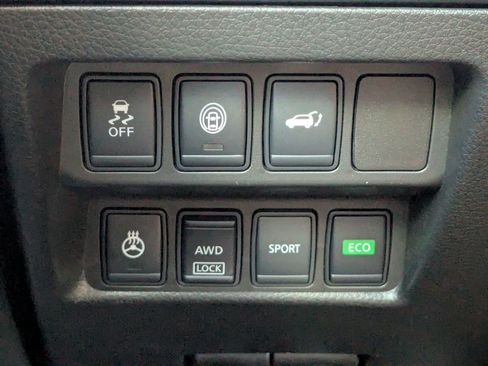 Used 2017 Nissan Rogue SL w/ SL Premium Package AWD/4WD image 19