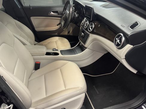 Used 2015 Mercedes-Benz GLA 250 image 9