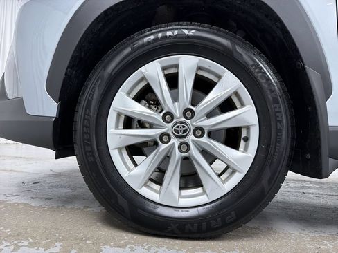 Certified 2023 Toyota Corolla Cross LE w/ Moonroof Package AWD/4WD image 15