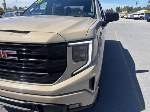 Used 2023 GMC Sierra 1500 Elevation AWD/4WD image 10