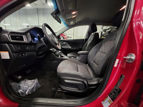 Used 2017 Kia Niro LX image 19