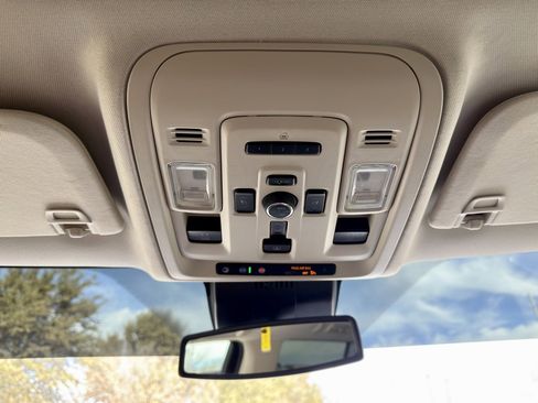 Used 2023 GMC Yukon XL Denali image 27