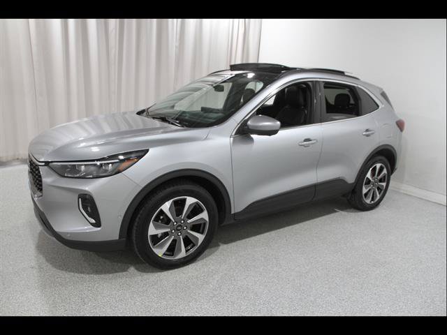 Certified 2023 Ford Escape Platinum w/ Premium Technology Package AWD/4WD image 3