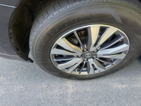 Used 2018 Nissan Pathfinder S FWD image 10