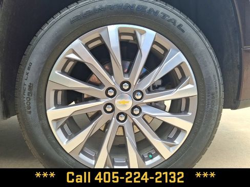 Used 2023 Chevrolet Traverse Premier AWD/4WD image 16