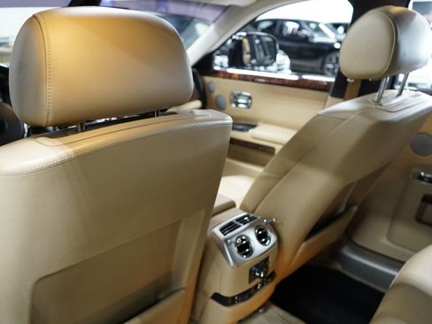 Used 2010 Rolls-Royce Ghost RWD image 31