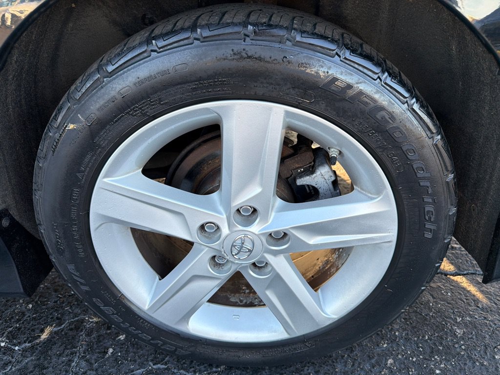 Used 2014 Toyota Camry SE FWD image 35