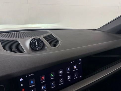 Used 2024 Porsche Cayenne S image 33