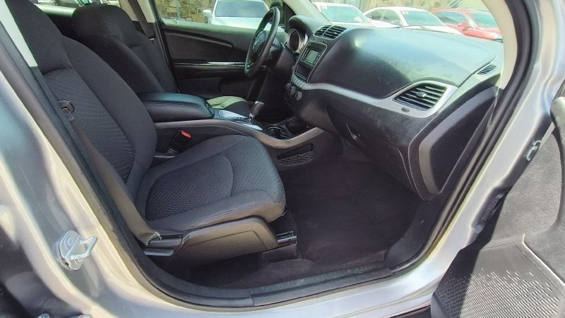 Used 2018 Dodge Journey SE w/ Blacktop Package FWD image 13