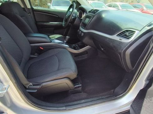 Used 2018 Dodge Journey SE w/ Blacktop Package FWD image 13