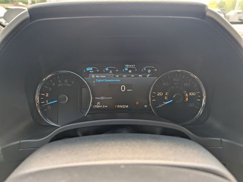 Used 2019 Ford F150 Lariat w/ Equipment Group 502A Luxury AWD/4WD image 22
