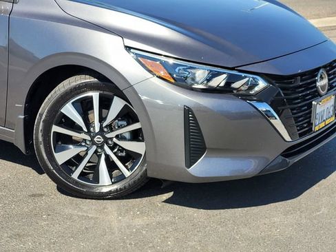 Used 2025 Nissan Sentra SV w/ SV Premium Package FWD image 9