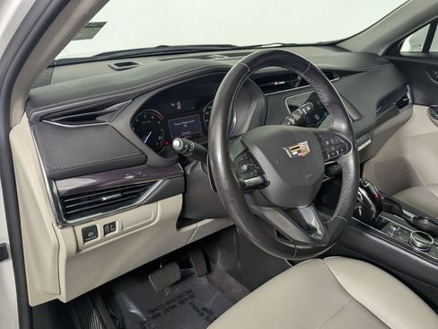 Used 2022 Cadillac XT4 Luxury image 11