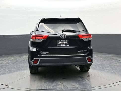 Used 2018 Toyota Highlander Limited Platinum image 6