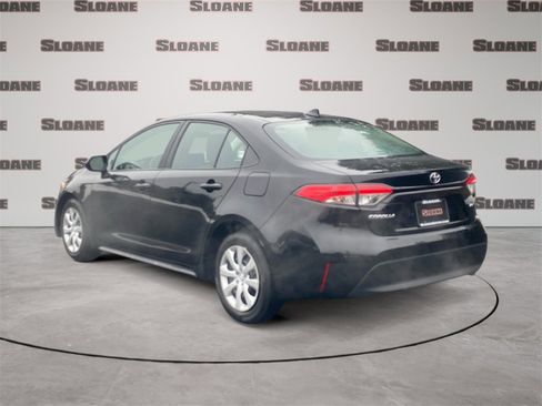 Used 2024 Toyota Corolla LE image 3