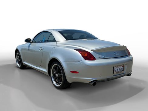 Used 2005 Lexus SC 430 Convertible w/ Preferred Accessory Pkg RWD image 3