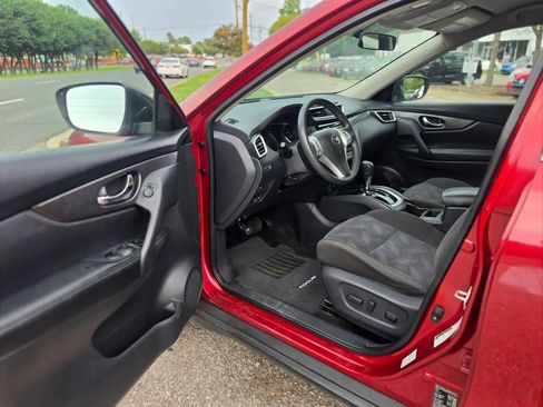 Used 2016 Nissan Rogue SV AWD/4WD image 11