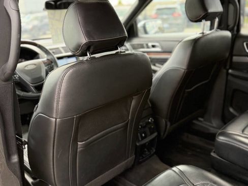 Used 2017 Ford Explorer Platinum AWD/4WD image 18