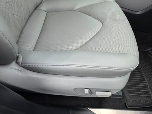 Used 2023 Toyota Highlander Platinum AWD/4WD image 18