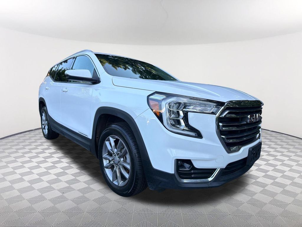 Used 2022 GMC Terrain SLT AWD/4WD image 3