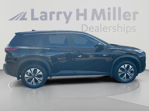 Used 2023 Nissan Rogue SV FWD image 7
