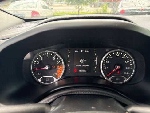 Used 2016 Jeep Renegade Latitude FWD image 17