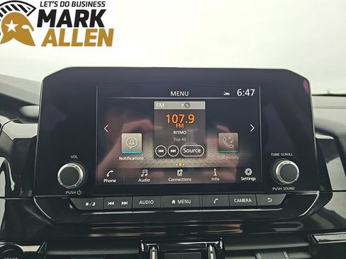 Used 2025 Nissan Pathfinder SV FWD image 13