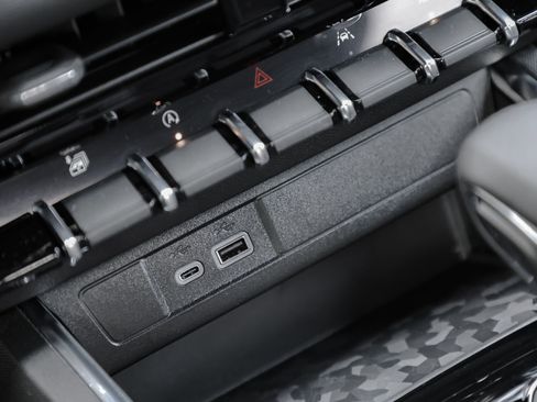 New 2026 GMC Canyon Elevation w/ Convenience Package image 29