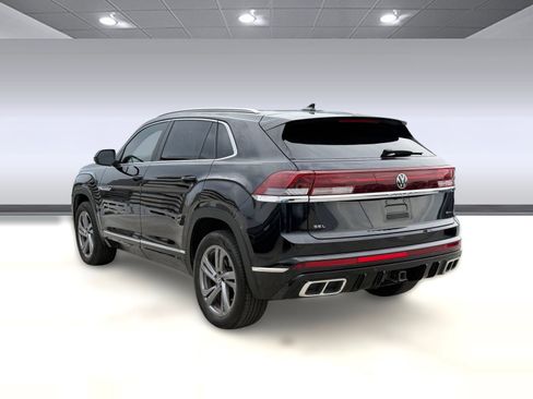 Used 2024 Volkswagen Atlas Cross Sport SEL R-Line image 3
