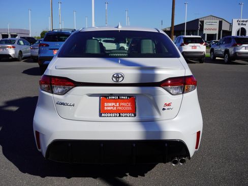 New 2026 Toyota Corolla SE image 9