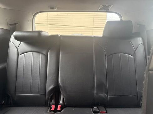 Used 2009 Buick Enclave CXL w/ Entertainment Package #3 FWD image 9