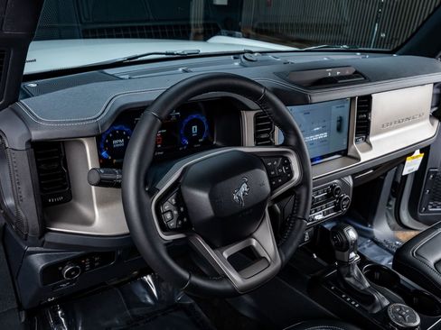 Used 2026 Ford Bronco Outer Banks image 16