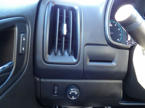 Used 2021 Chevrolet Colorado LT w/ Fleet Safety Package RWD image 19