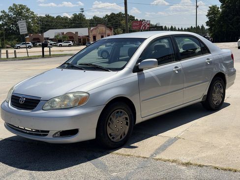 Used 2005 Toyota Corolla LE FWD image 2