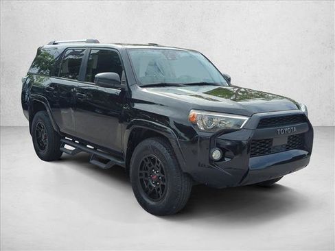 Used 2020 Toyota 4Runner SR5 AWD/4WD image 3