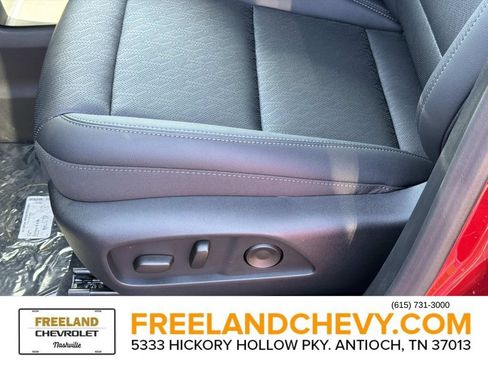 New 2026 Chevrolet Equinox LT w/ Convenience Package II FWD image 19
