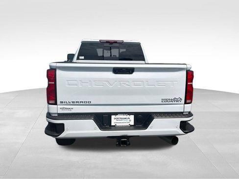 Used 2026 Chevrolet Silverado 2500 High Country w/ High Country Premium Package AWD/4WD image 4