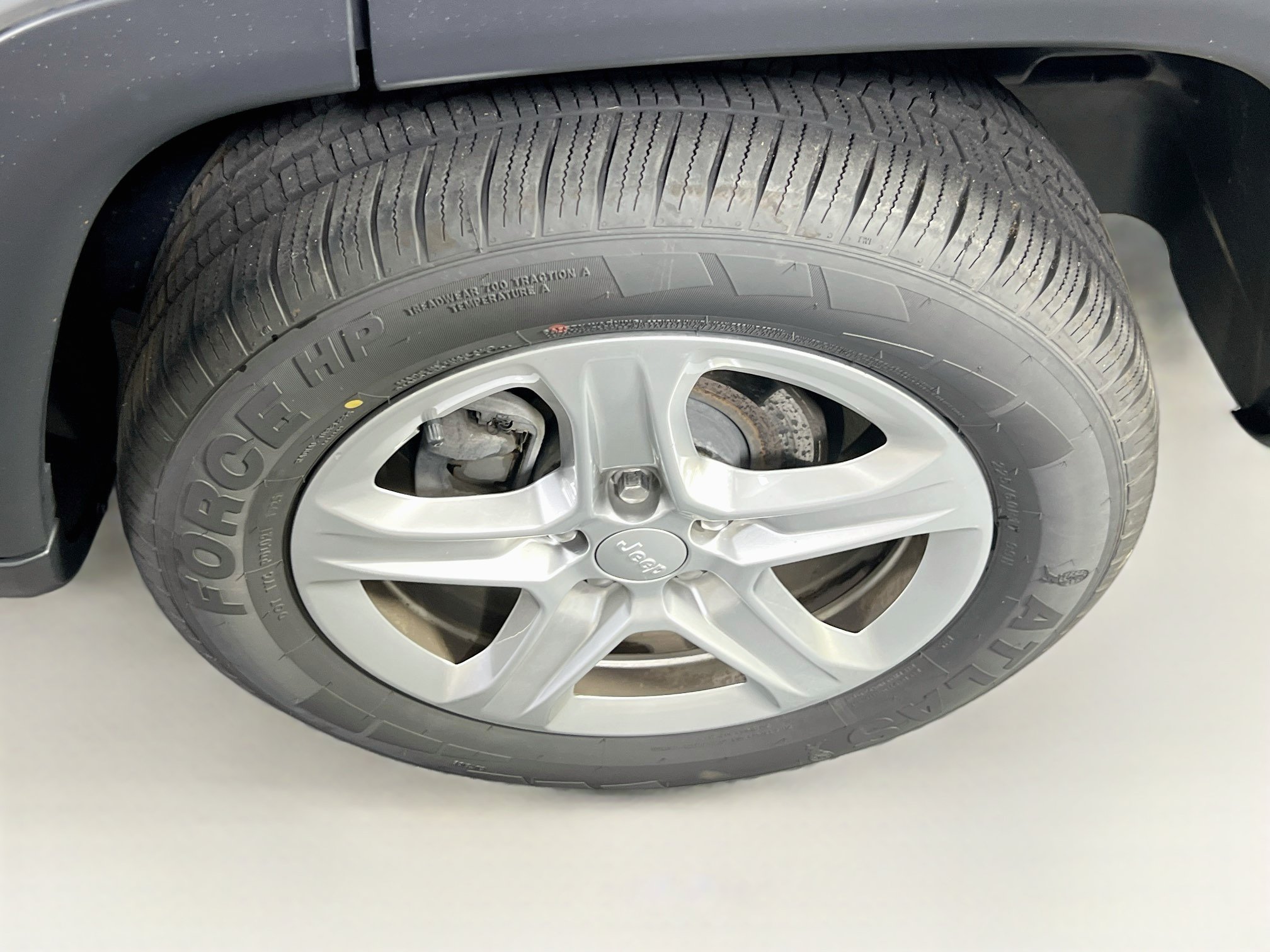 Used 2023 Jeep Compass Latitude AWD/4WD image 28