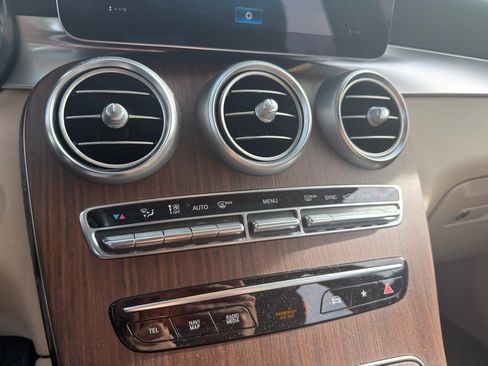 Used 2022 Mercedes-Benz GLC 300 4MATIC image 22
