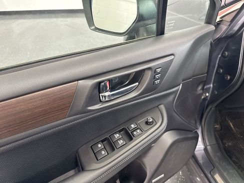 Used 2017 Subaru Legacy 2.5i Limited image 10