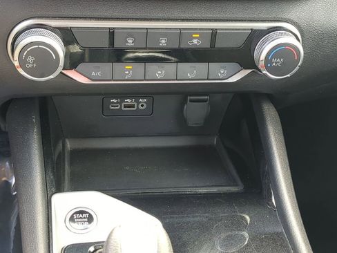 Used 2024 Nissan Altima 2.5 SV FWD image 24