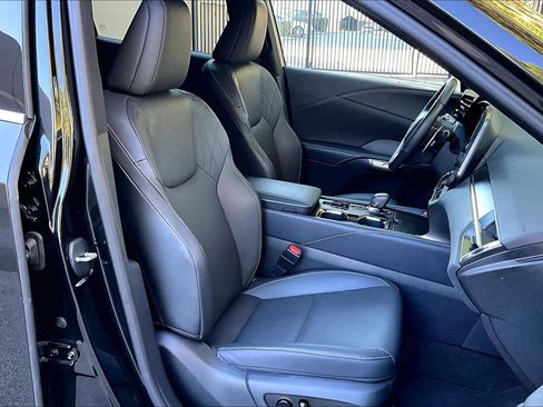 Used 2025 Lexus RX 350h image 8