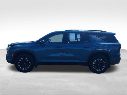 Used 2025 Chevrolet Traverse Z71 w/ Enhanced Driving Package AWD/4WD image 2